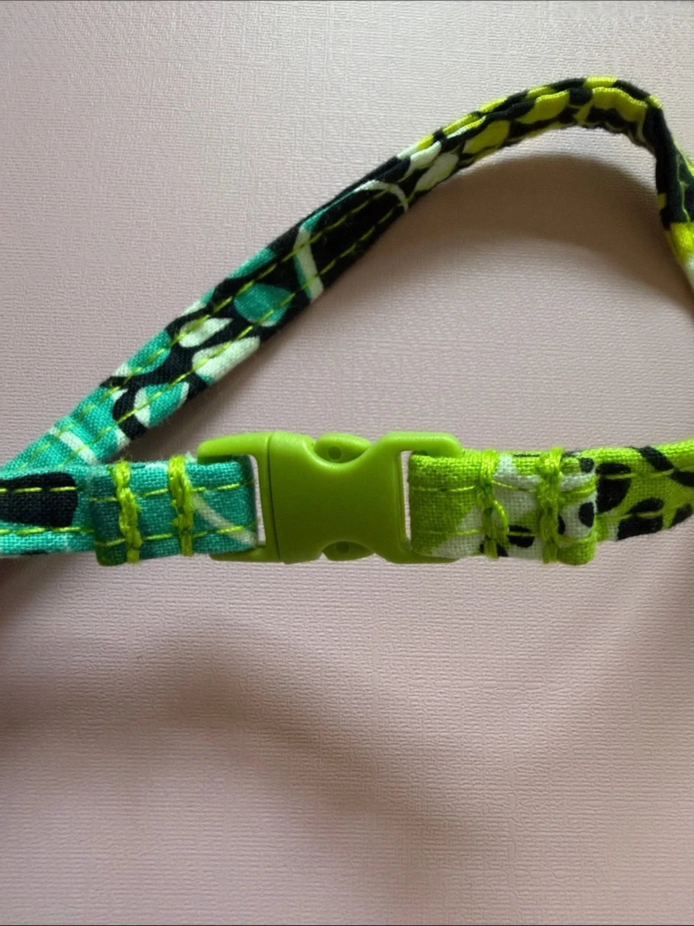 🖤Vera Bradley “Limes Up” RETIRED Lanyard Keyring Yellow, Green, Teal, Black